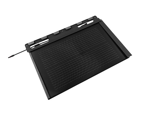 Az ábrán a kisméretű PREFA napelemes tetőfedő panel látható fekete színben.