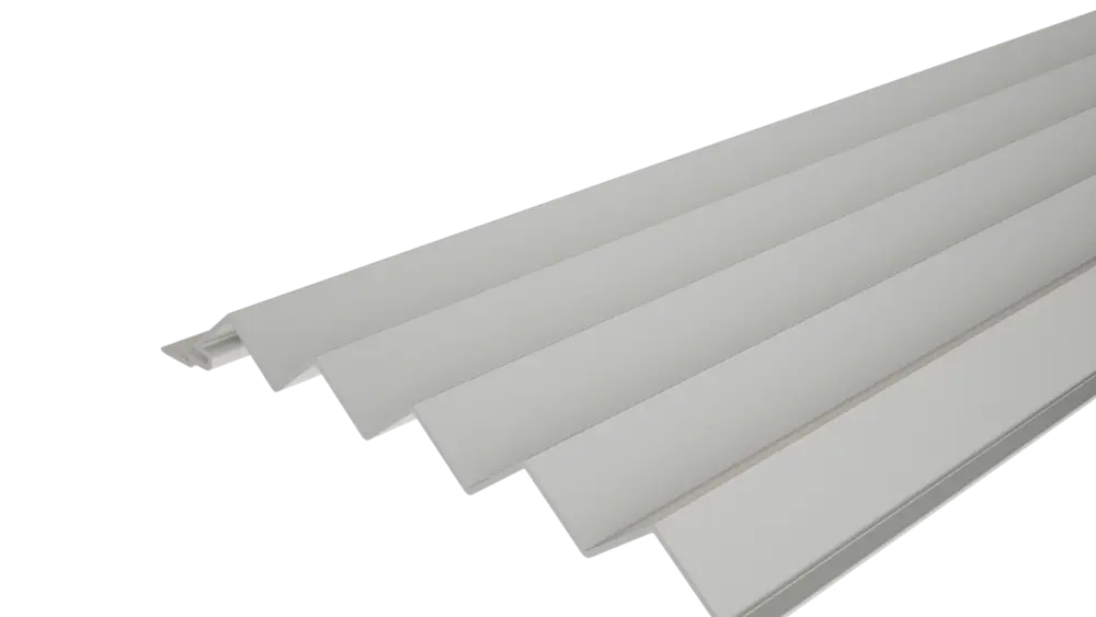 PREFA Fogazott 18/40 extrudált profil fogazott felülettel, homlokzatkialakításhoz vagy erkélyburkolathoz.