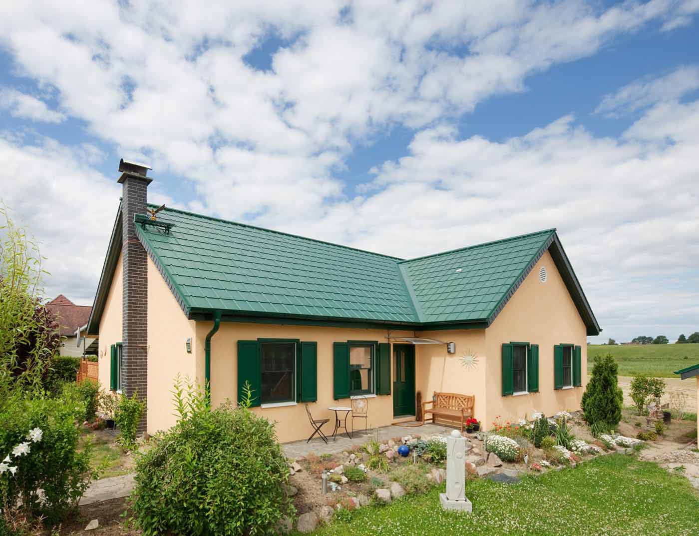 Referencia épületek PREFA Tetőfedési rendszerek Classic elem 06 P.10 mohazöld