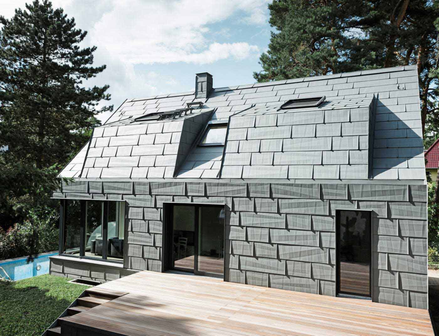 Referencia épületek PREFA Tetőfedési rendszerek FX.12-es tetőfedő panel 07 P.10 világosszürke