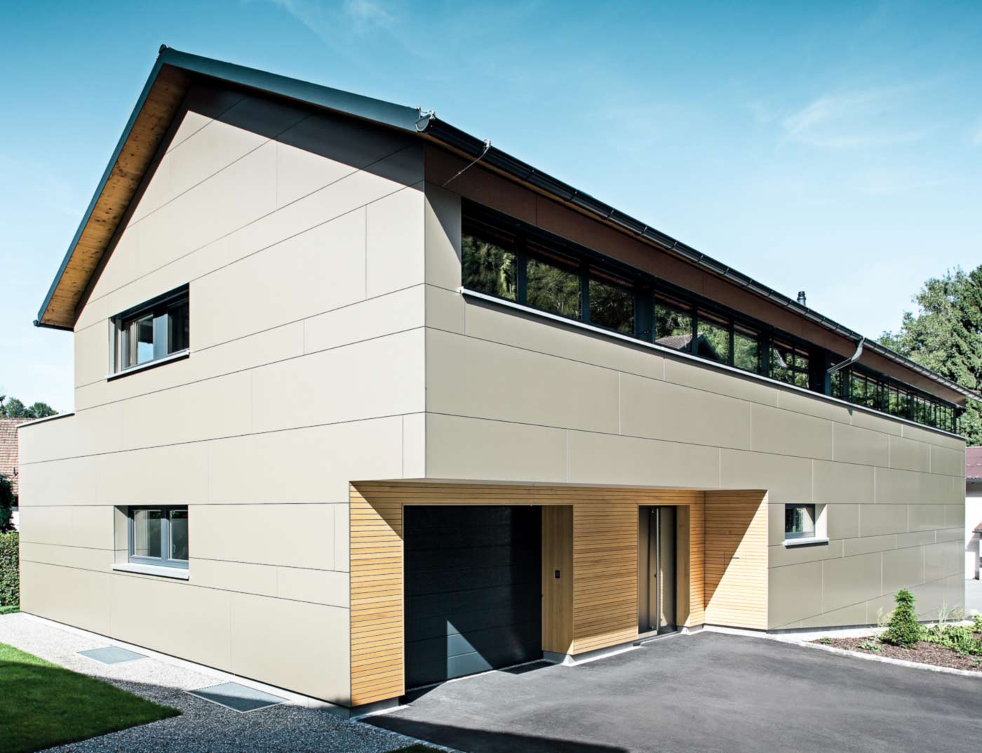 Referencia épületek PREFA Homlokzatburkolati rendszerek Alumínium kompozit lemez 45 bronz